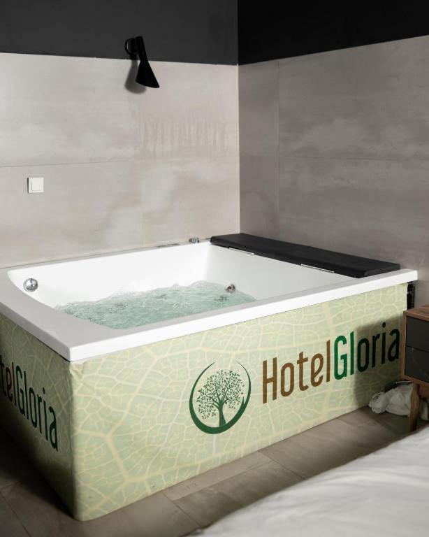 Hotel Gloria Ks Pristina Exterior photo