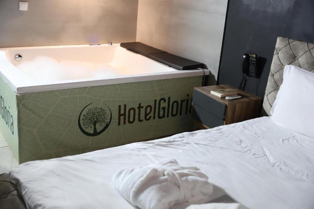 Hotel Gloria Ks Pristina Exterior photo